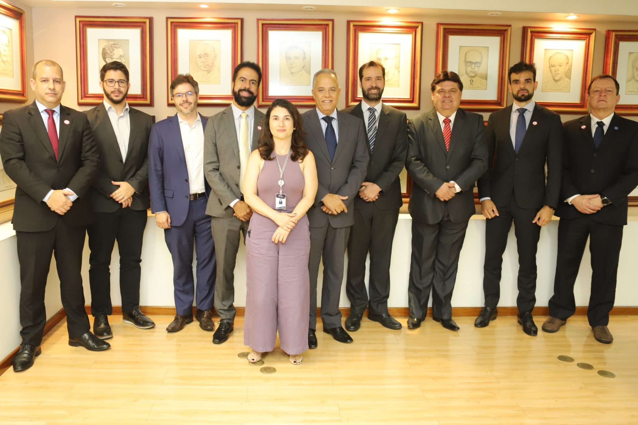 Miniatura de Comitiva do TCDF faz visita técnica ao TCE-MG para conhecer ferramentas de tecnologia