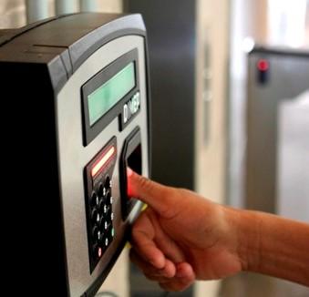 Miniatura de Auditoria mostra que falhas no cumprimento de jornada de servidores da Saúde persistem desde 2014