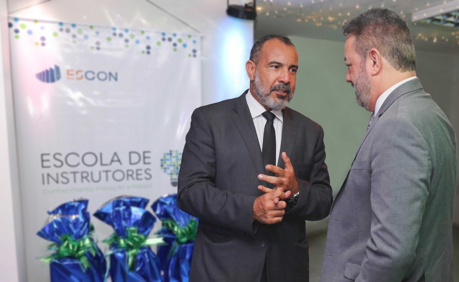 Miniatura de Servidores do TCDF são reconhecidos pela atuação na Escola de Contas em 2023 